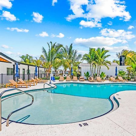 Pelican Post At Anna Maria Island Inn Bradenton Beach Exterior photo